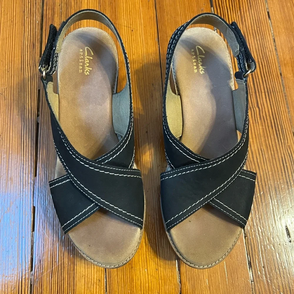 Clarks Artisan Caslynn suede Cross Strap Cork Wedge Black Sandals Women's Size 9
